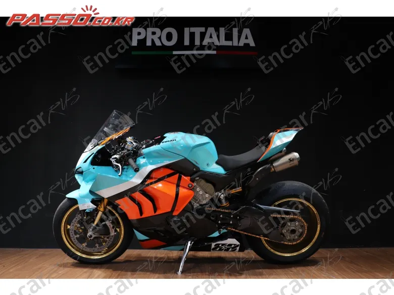 Ducati Panigale V4 S - фото 1