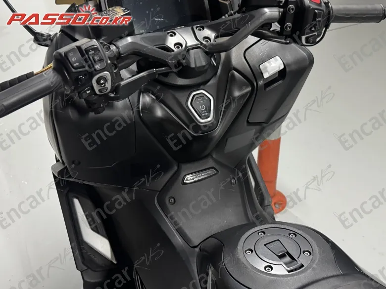Yamaha T Max 560 - фото 3