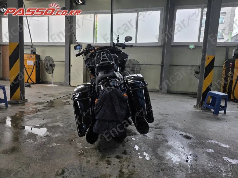 HARLEY-DAVIDSON ROAD GLIDE SPECIAL - фото 2