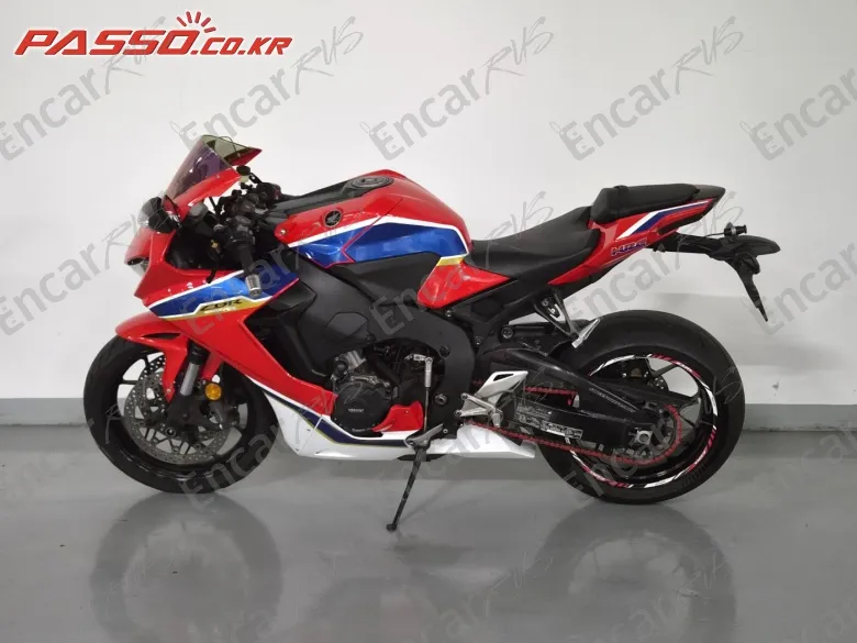 Honda Cbr 1000 Rr - фото 1