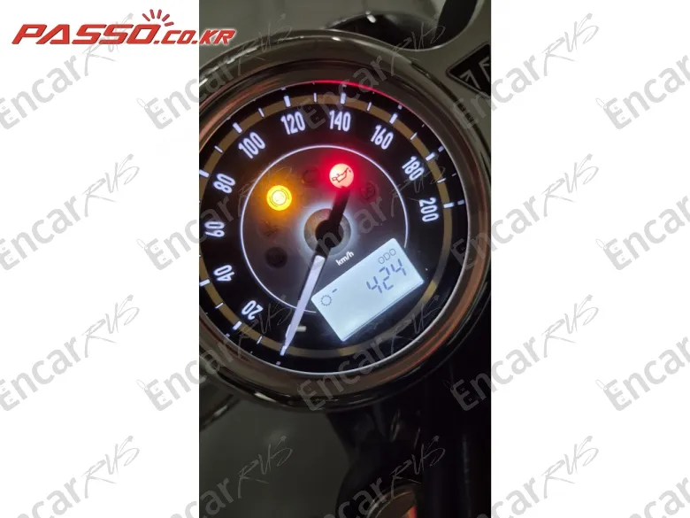 Triumph Bonneville T120 - фото 5