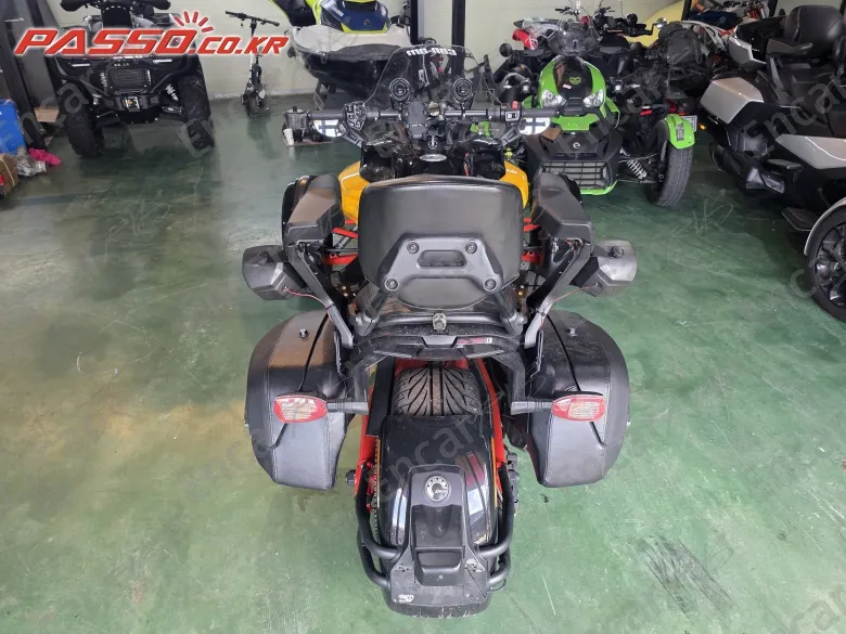 BRP Can-Am Spyder F3 S - фото 2