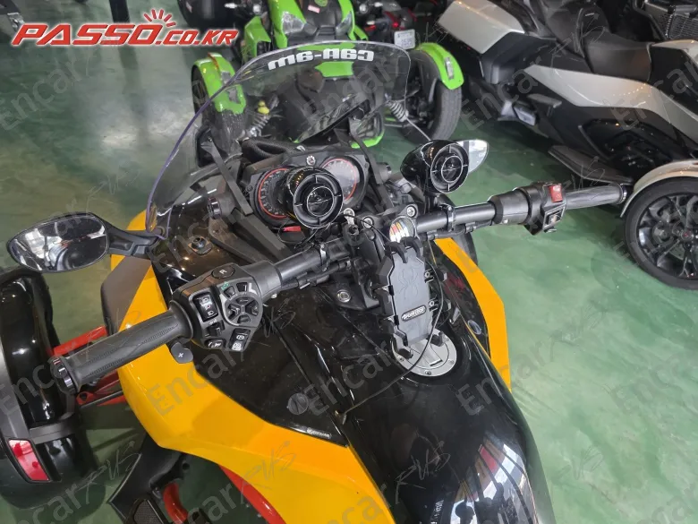 BRP Can-Am Spyder F3 S - фото 3
