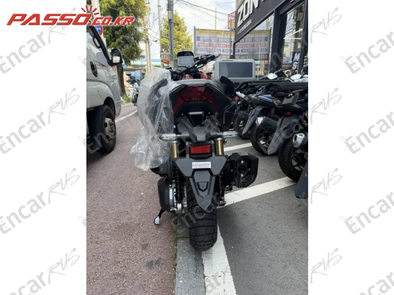 Honda Adv 350 - фото 3