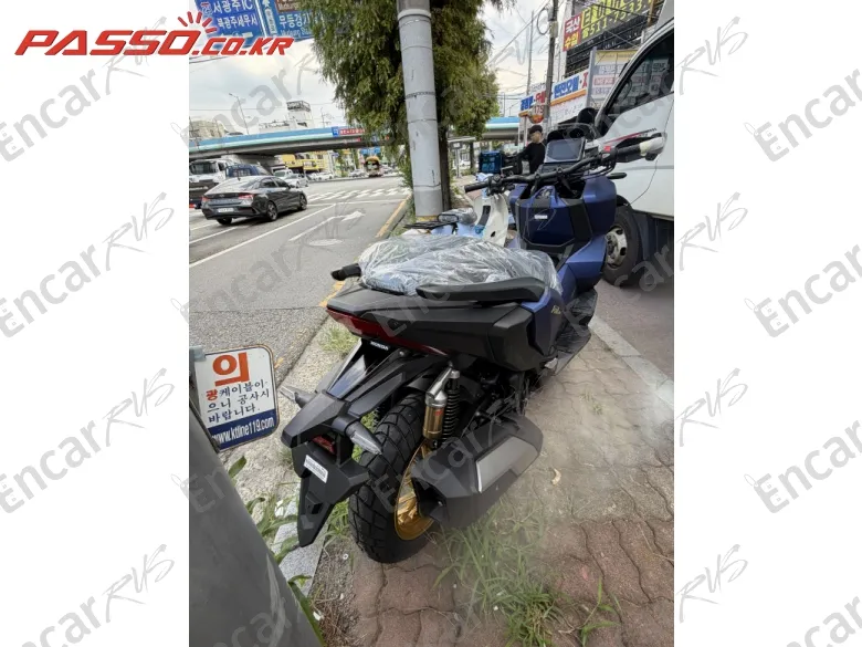 Honda Adv 350 - фото 3