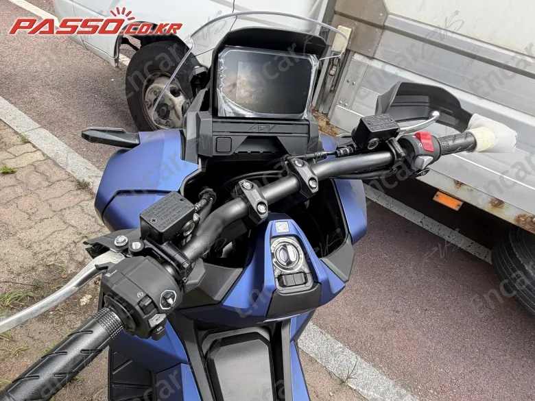 Honda Adv 350 - фото 5