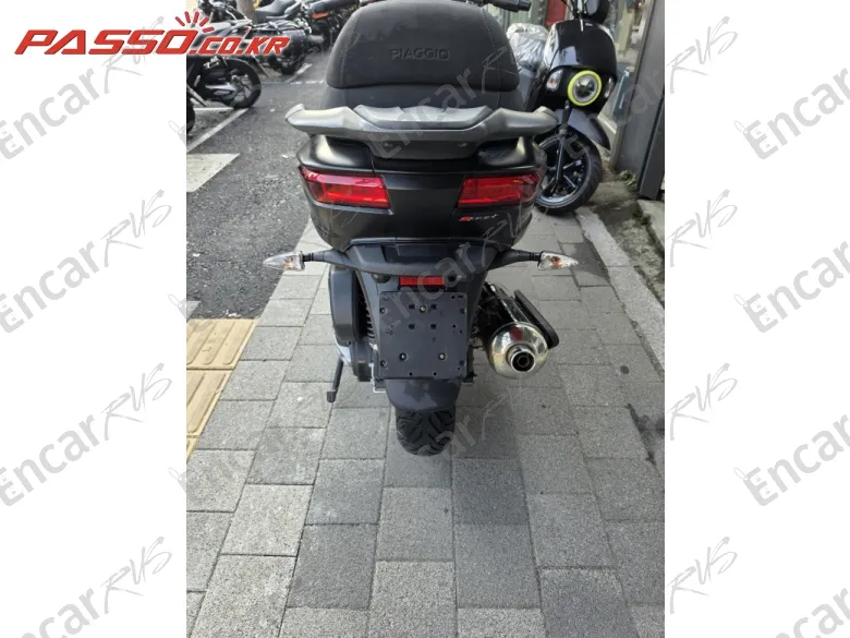 Piaggio Mp3 500 Ie Business - фото 2