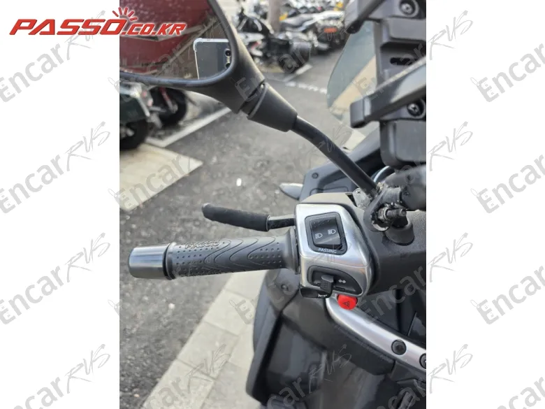 Piaggio Mp3 500 Ie Business - фото 3