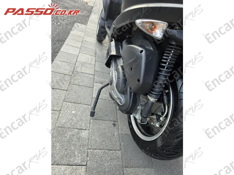 Piaggio Mp3 500 Ie Business - фото 4