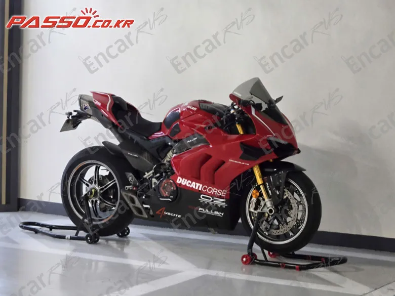 Ducati Panigale V4 S - фото 0