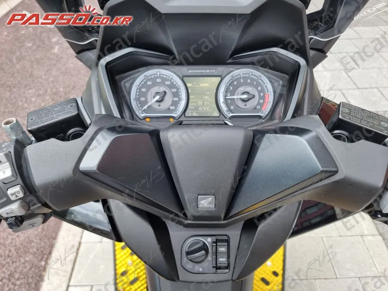 Honda Forza 350 - фото 3