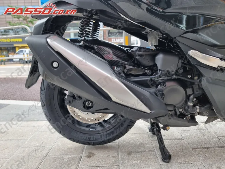 Honda Forza 350 - фото 6