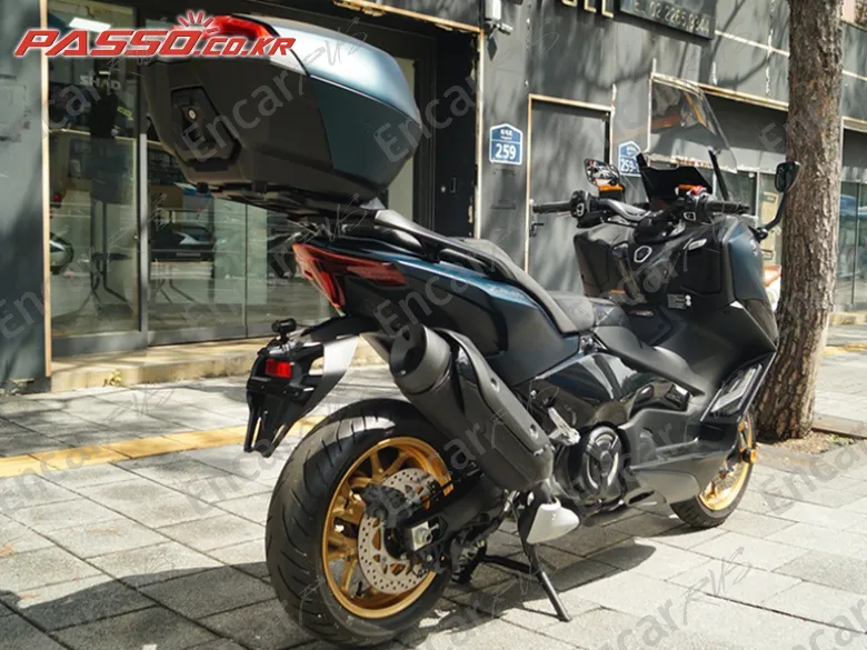 Yamaha T Max 560 - фото 2