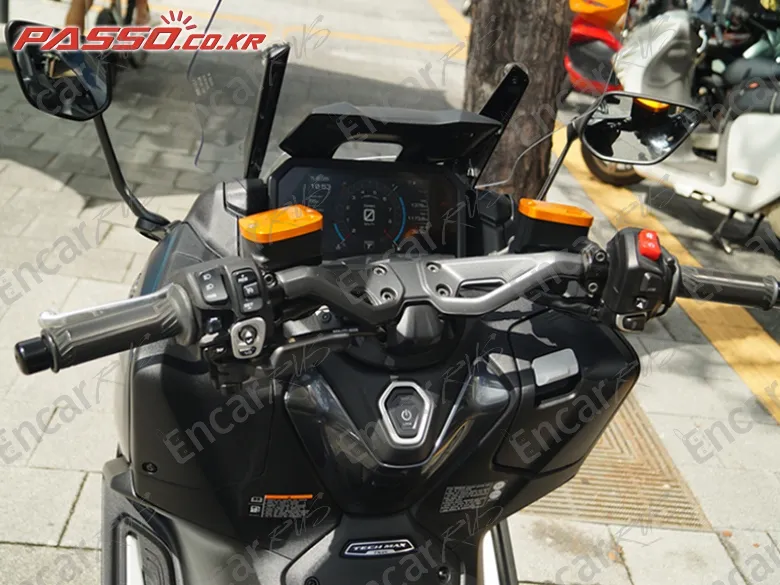 Yamaha T Max 560 - фото 3