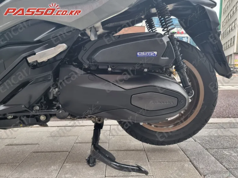 Honda Forza 350 - фото 4