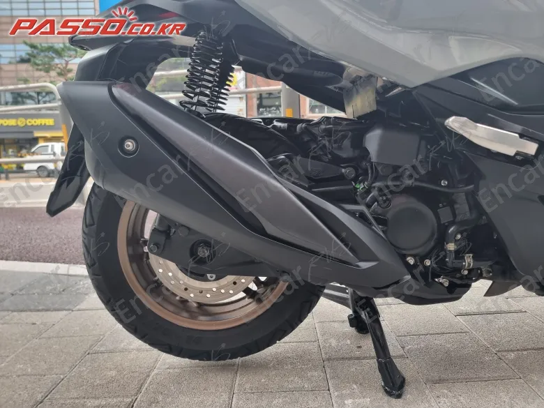 Honda Forza 350 - фото 6