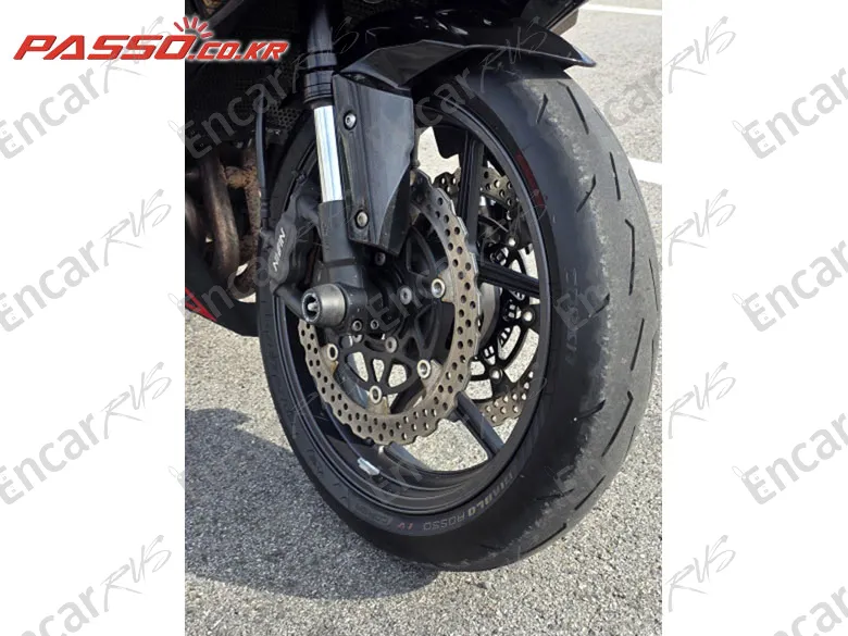 Kawasaki Zx 6 R - фото 4