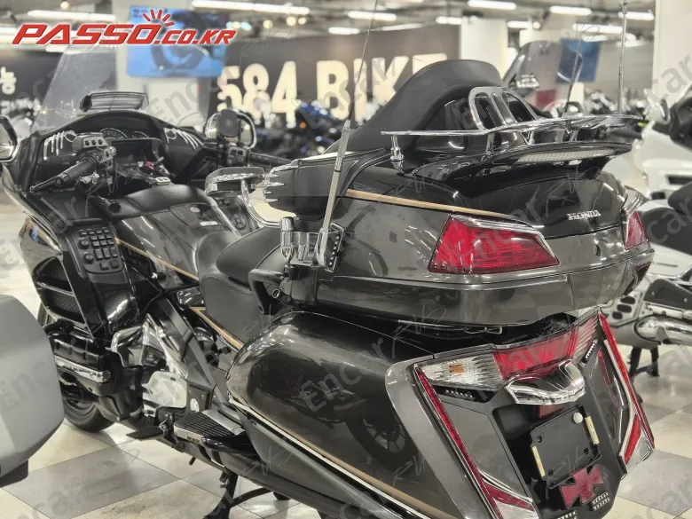 Honda Goldwing 1800 - фото 1