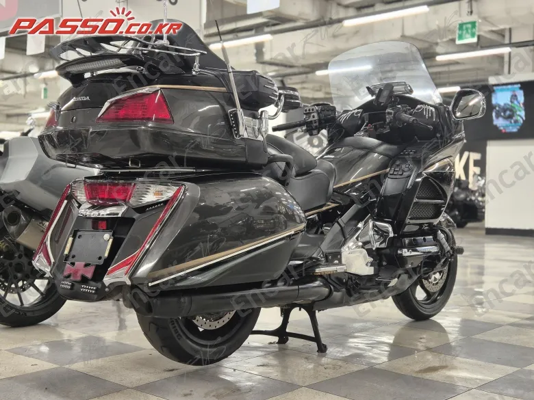 Honda Goldwing 1800 - фото 2