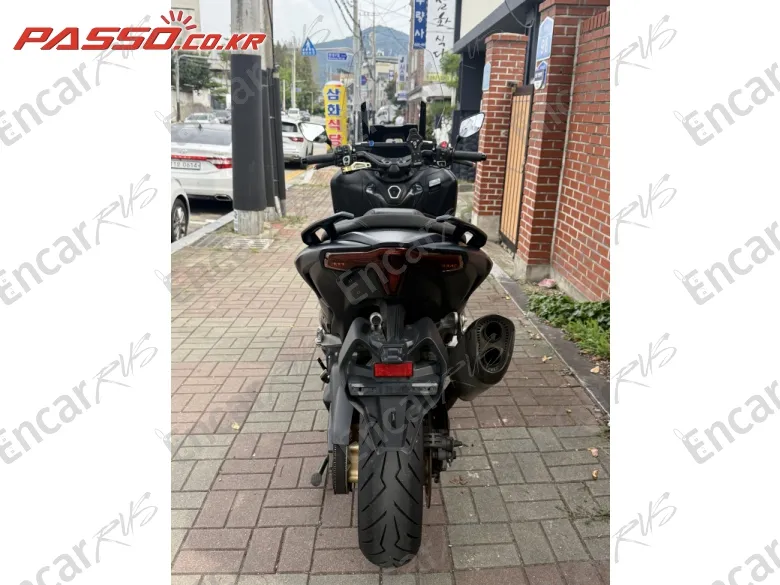 YAMAHA T MAX 560 - фото 2