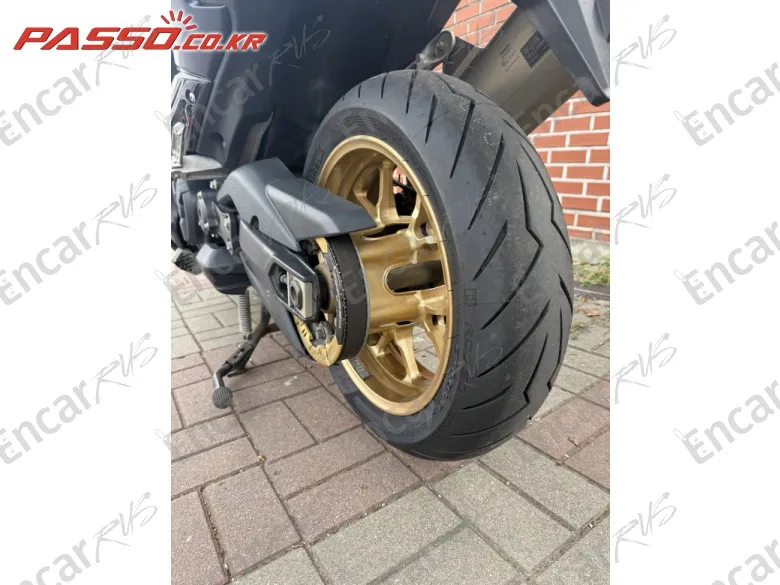 YAMAHA T MAX 560 - фото 5