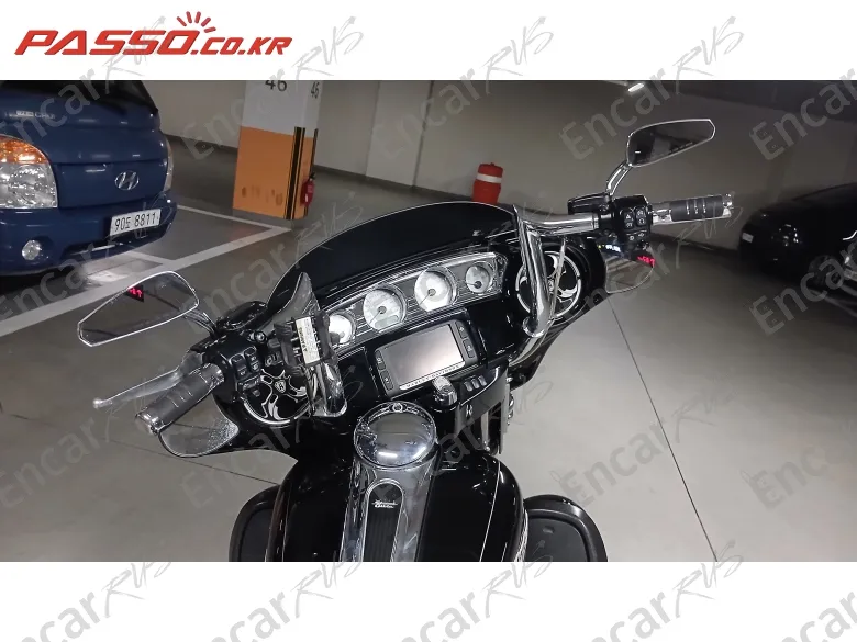 Harley-Davidson Flhx - фото 3