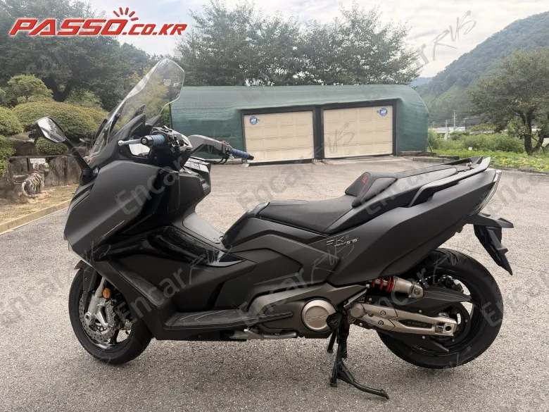KYMCO AK 550 i - фото 1