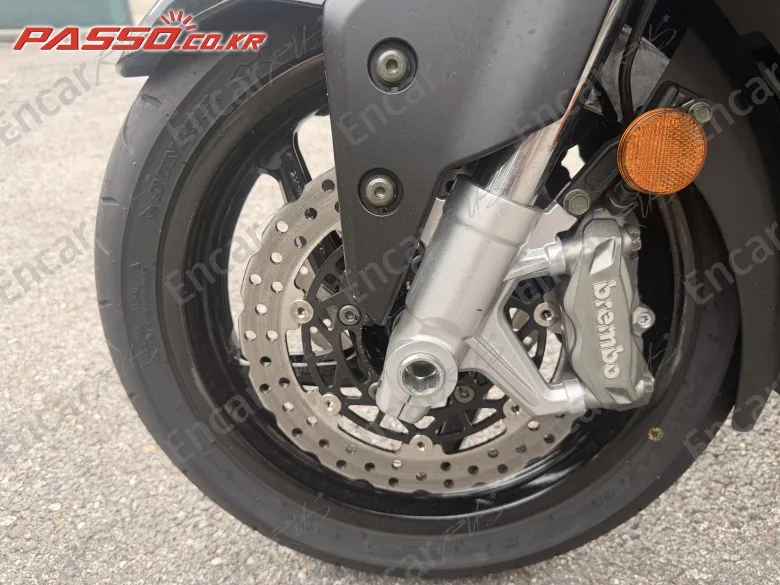 KYMCO AK 550 i - фото 5