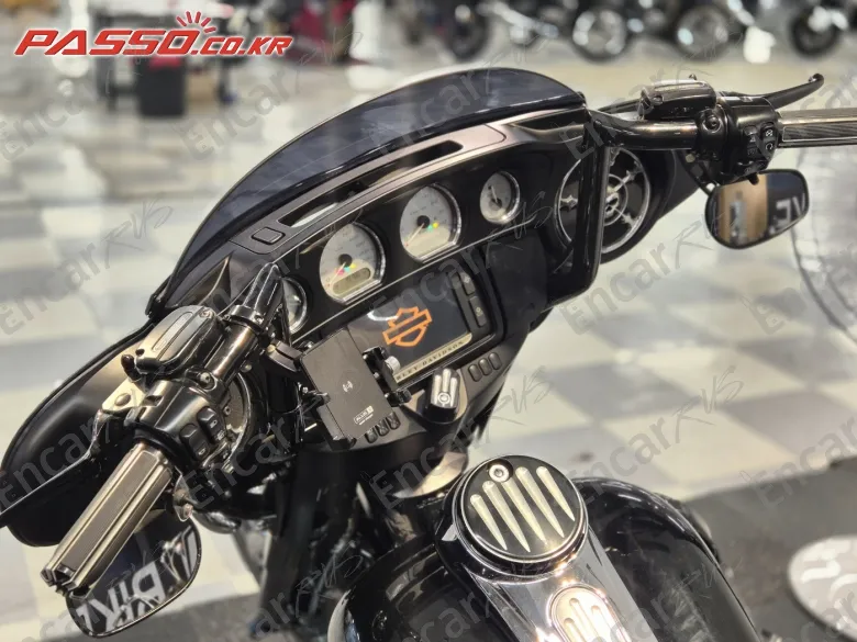 Harley-Davidson Flhx - фото 3