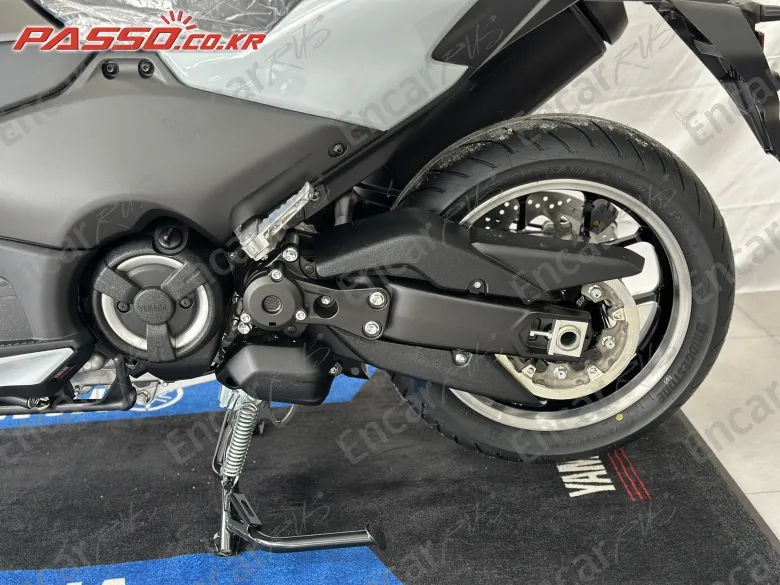 YAMAHA T MAX 560 - фото 4