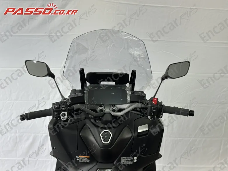YAMAHA T MAX 560 - фото 3