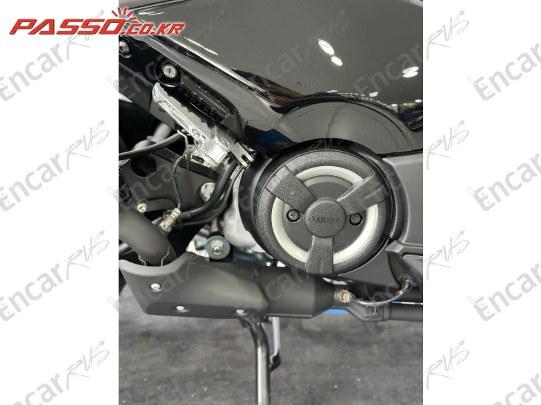 YAMAHA T MAX 560 - фото 4