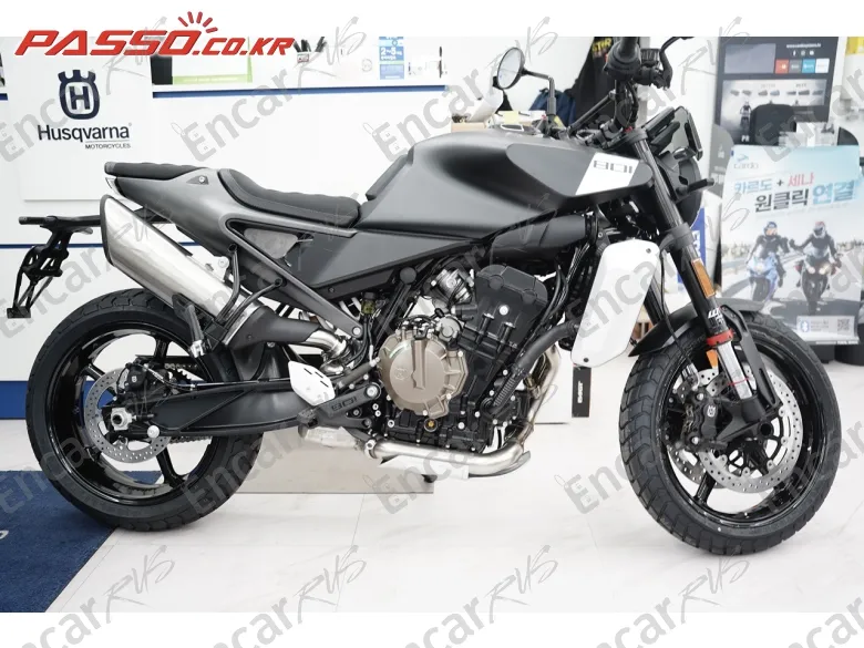 Husqvarna Svartpilen 801 - фото 0