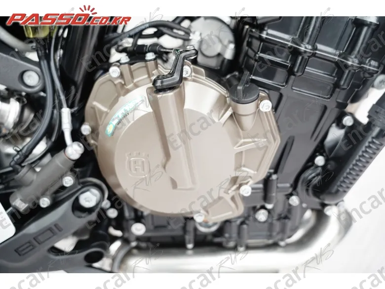 Husqvarna Svartpilen 801 - фото 4