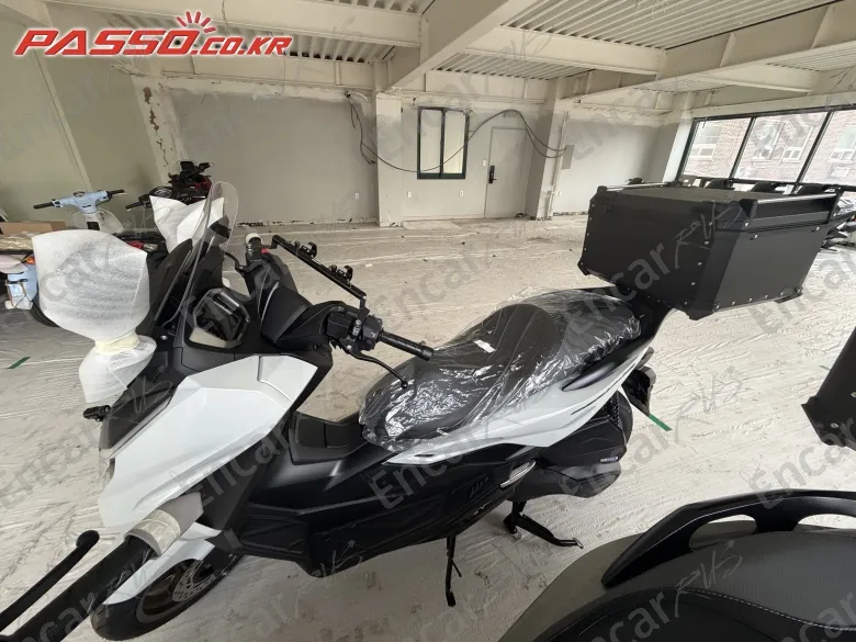 Honda Forza 350 - фото 1