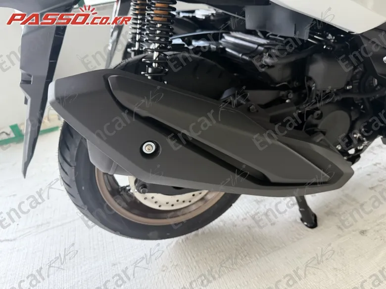 Honda Forza 350 - фото 6