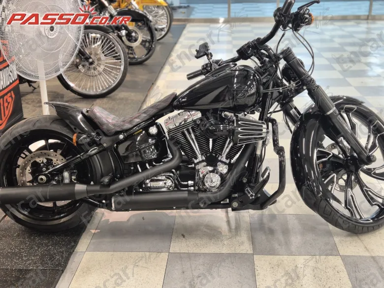 Harley-Davidson Breakout - фото 0