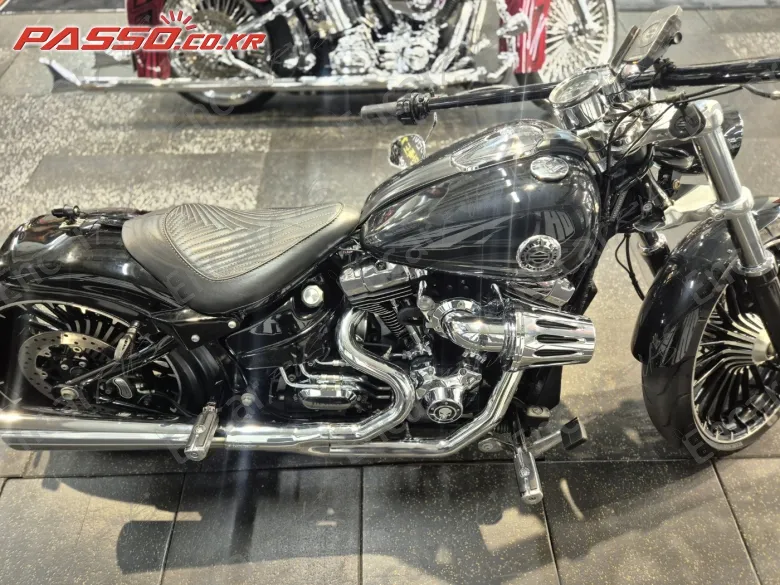 Harley-Davidson Breakout - фото 0