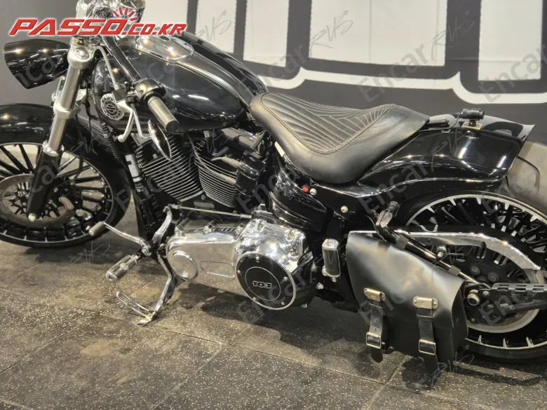 Harley-Davidson Breakout - фото 1