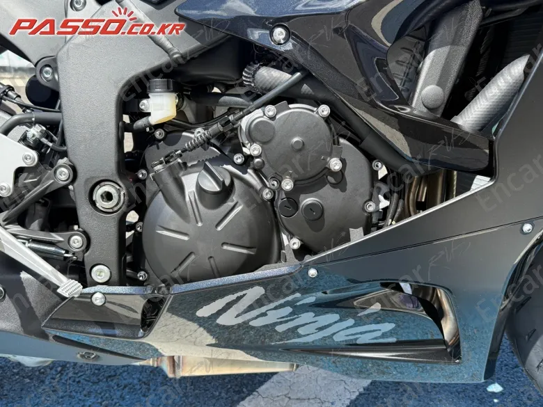Kawasaki Zx 6 R - фото 4