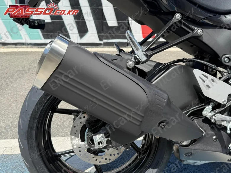 Kawasaki Zx 6 R - фото 6