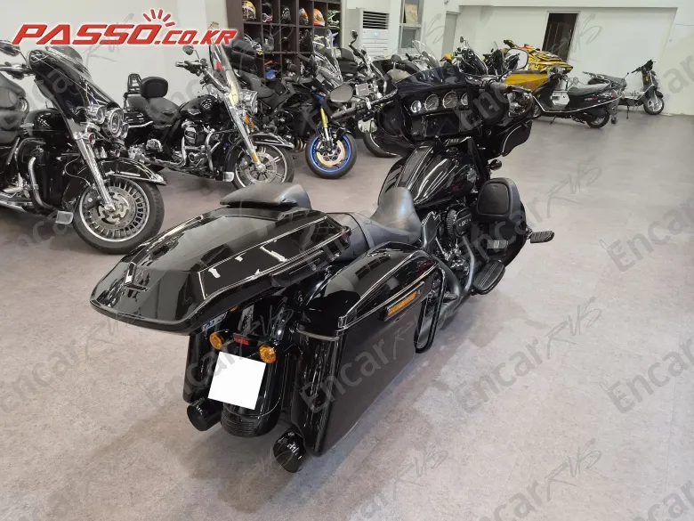 HARLEY-DAVIDSON FLHXS STREET GLIDE SPECIAL - фото 3