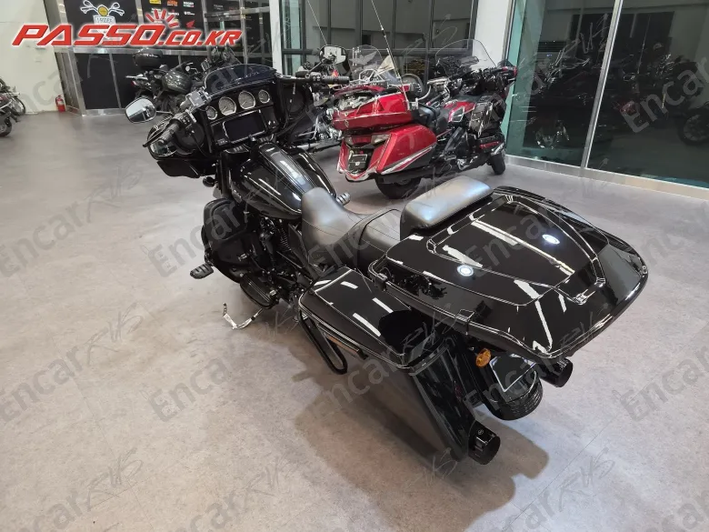 HARLEY-DAVIDSON FLHXS STREET GLIDE SPECIAL - фото 4