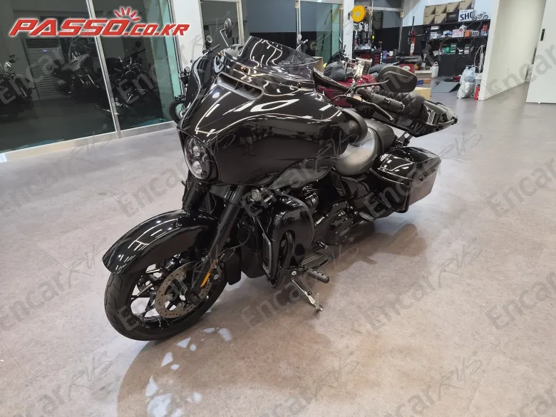 HARLEY-DAVIDSON FLHXS STREET GLIDE SPECIAL - фото 5