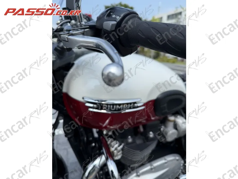 Triumph Bonneville T120 - фото 3