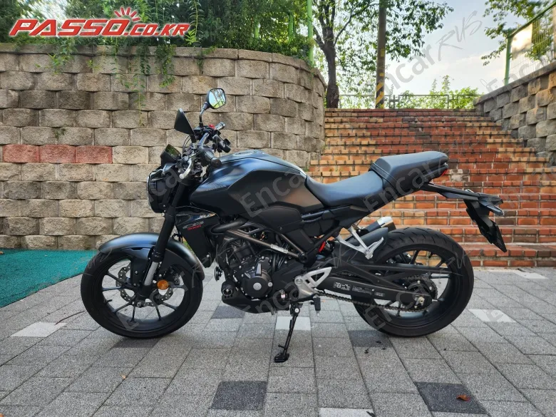HONDA CB 300 R - фото 1