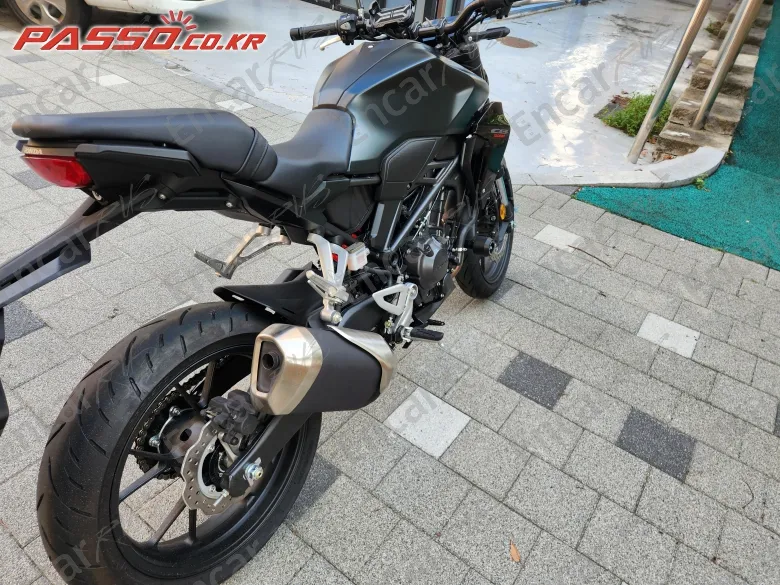 HONDA CB 300 R - фото 2
