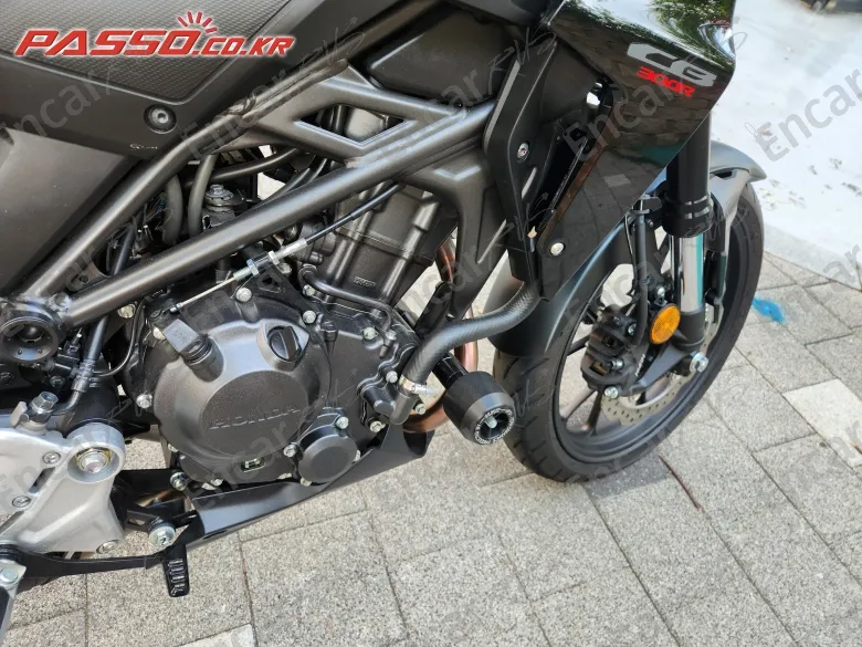HONDA CB 300 R - фото 4