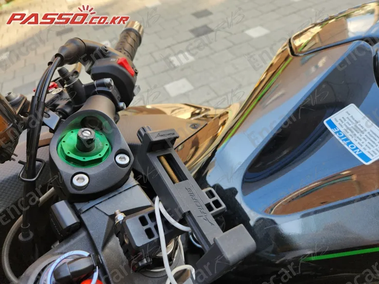 KAWASAKI ZZR 1400 - фото 3