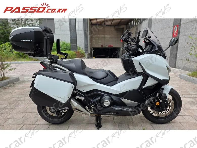Honda Forza 750 - фото 0